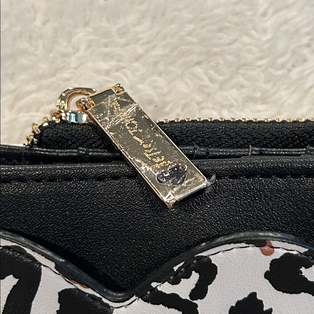 Betsy Johnson Heart Leopard Print Wristlet Wallet NWT - Picture 9 of 12